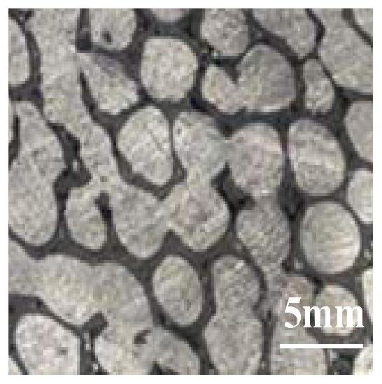 Preparation method of three-dimensional reticular silicon carbide ceramic reinforced aluminum-based composite material