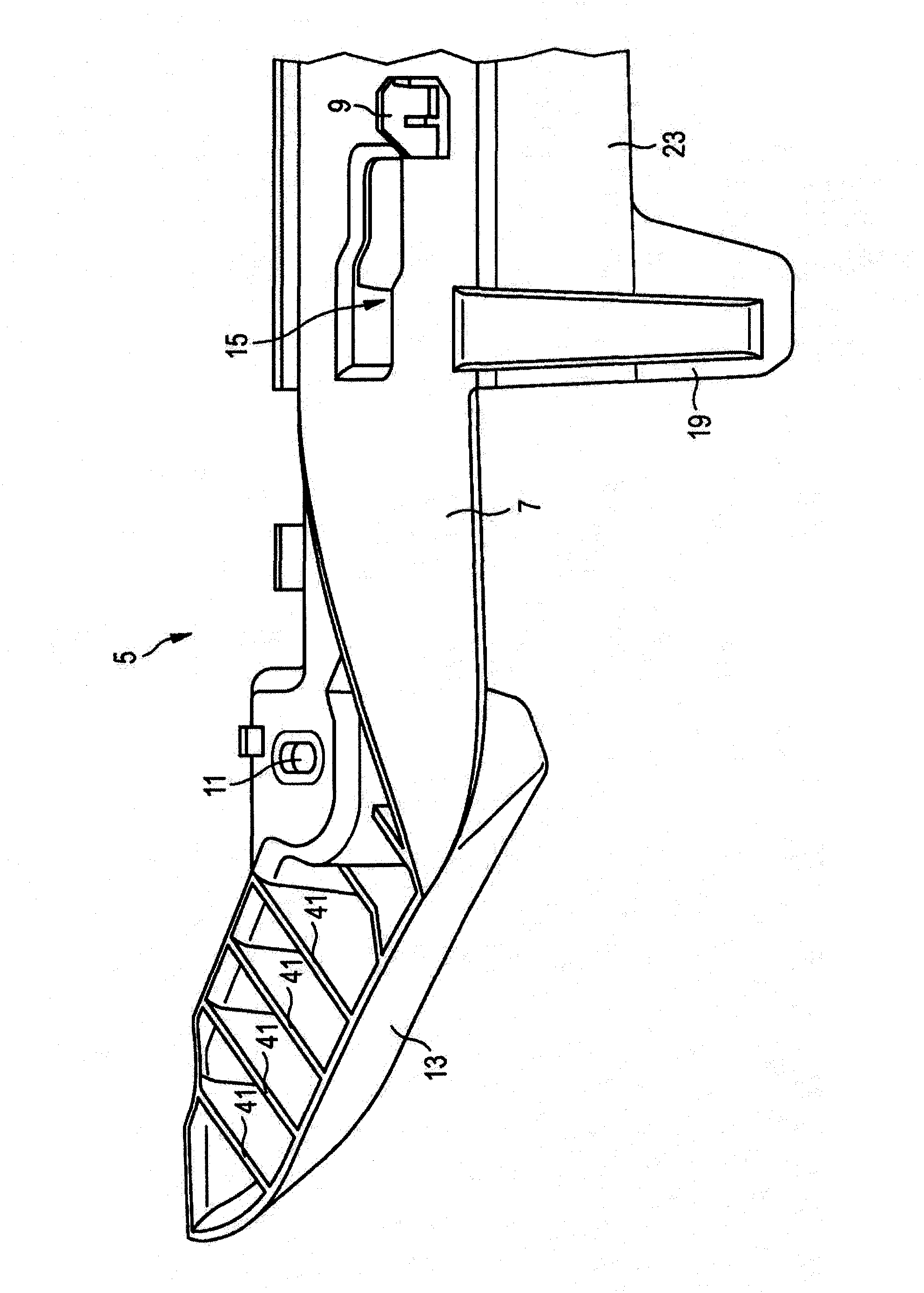 Intermediate attachment part for vehicle trimming