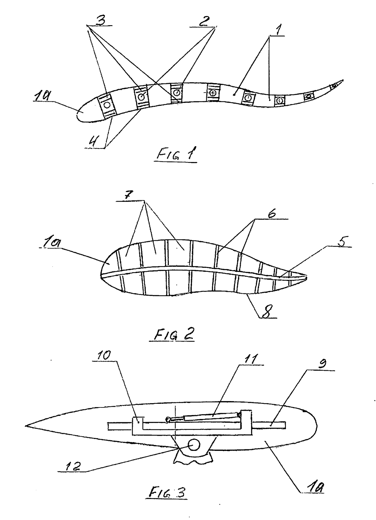Rotor or propeller blade with dynamically variable geometry and other properties
