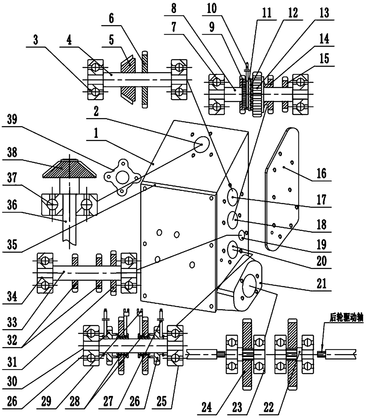 Gear transmission case capable of enabling tricycle to turn round in situ