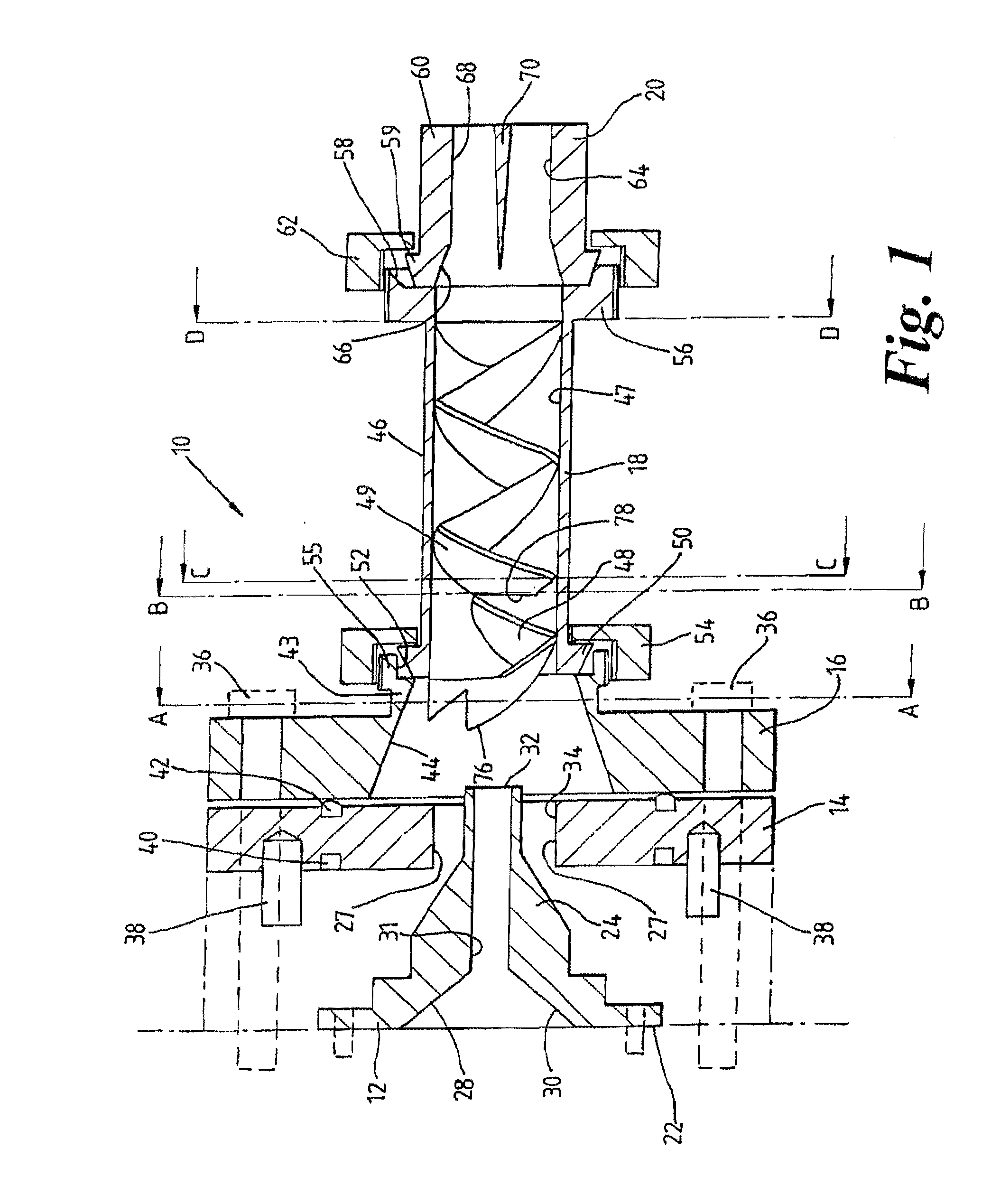 Apparatus and method for extruding a product