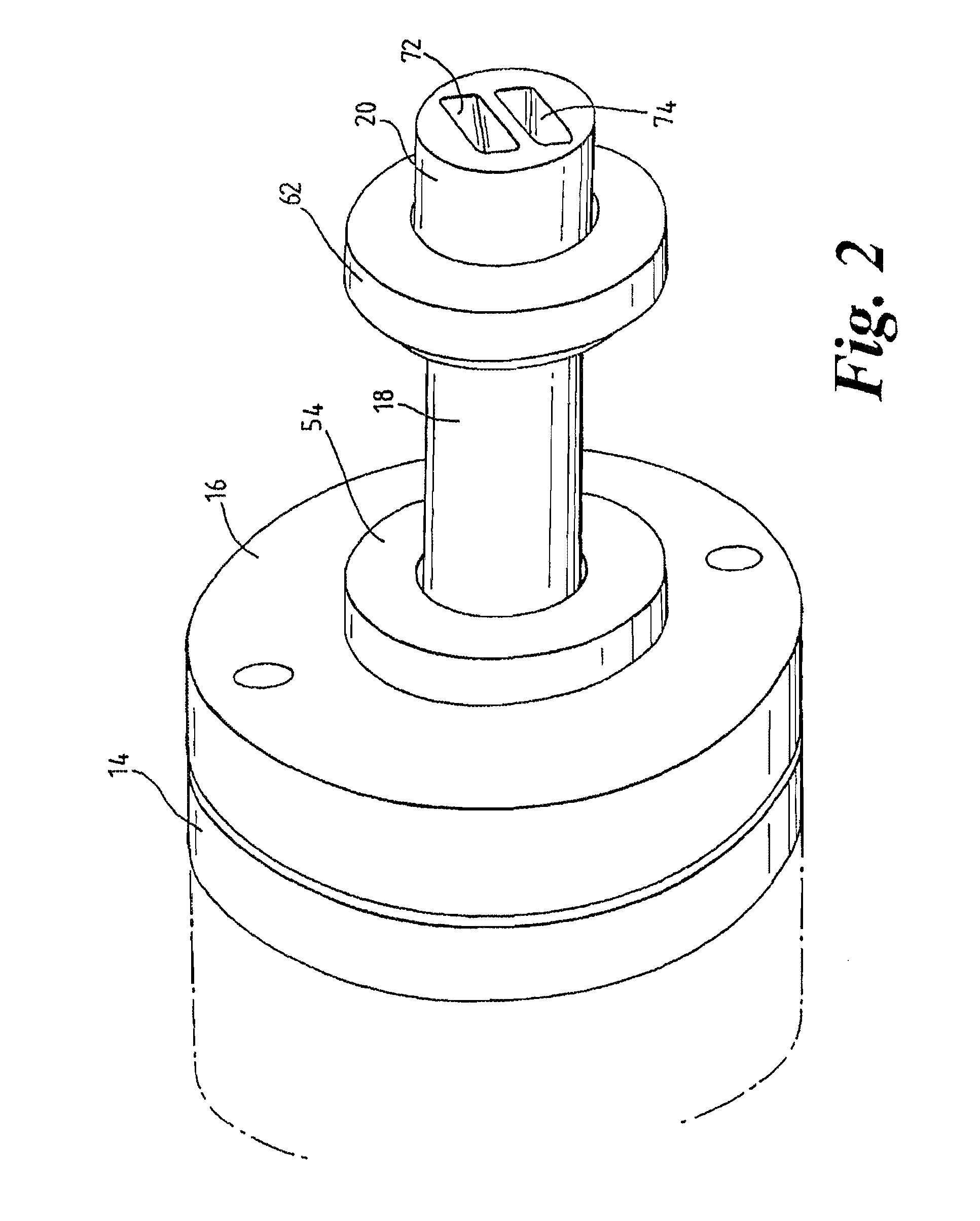 Apparatus and method for extruding a product