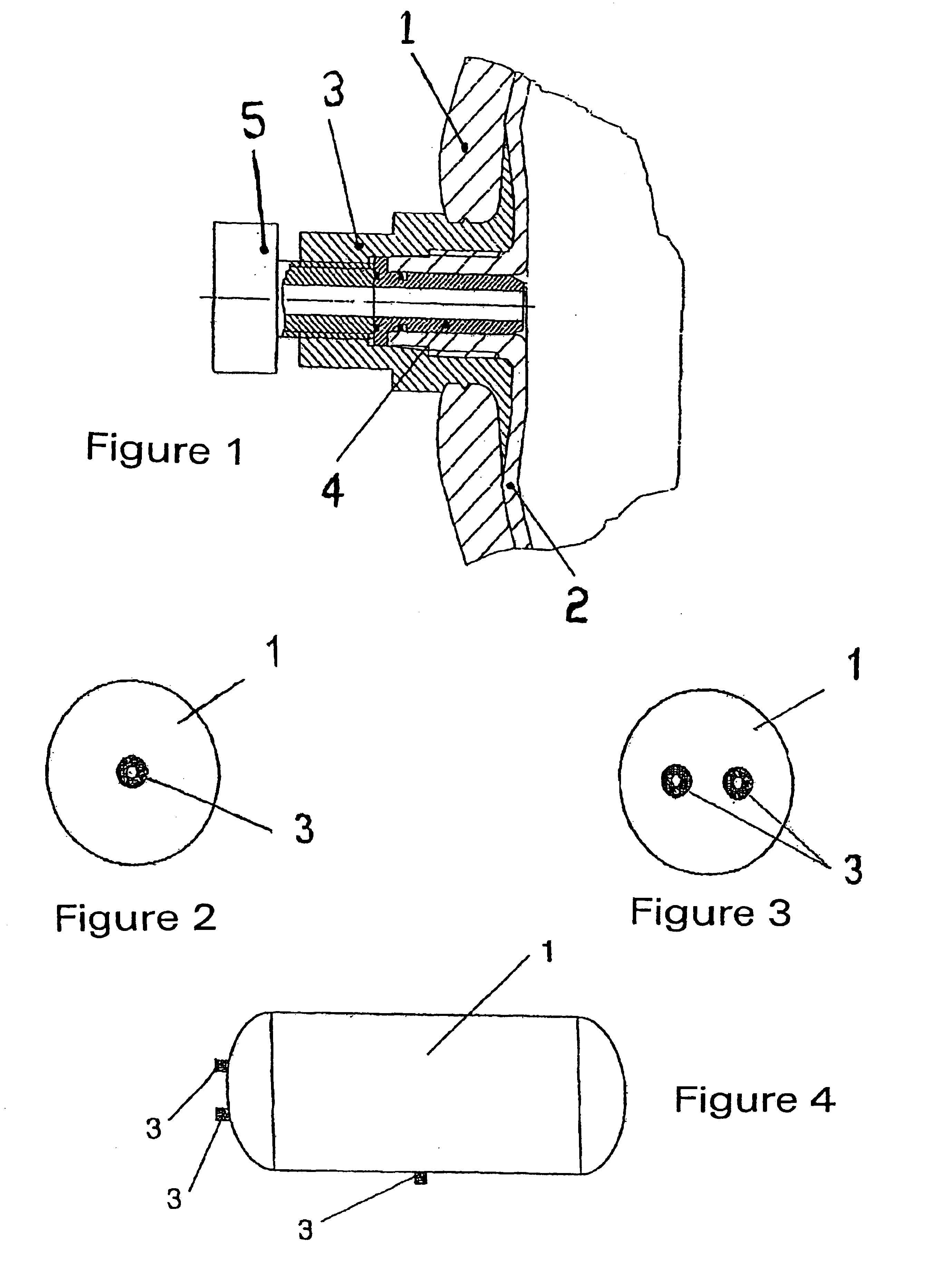 Pressurized container for storing pressurized liquid and/or gaseous media, consisting of a plastic core container which is reinforced with fibre-reinforced plastics and a method for producing the same