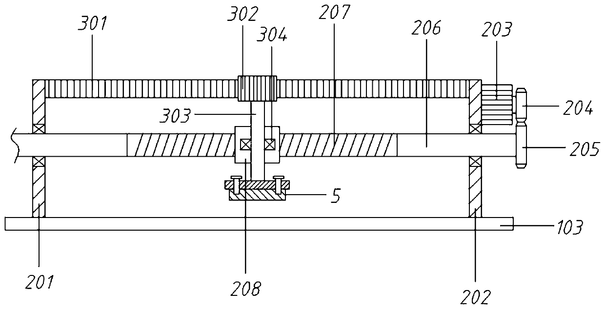 Grinding device capable of simultaneously processing plate and pipe fittings