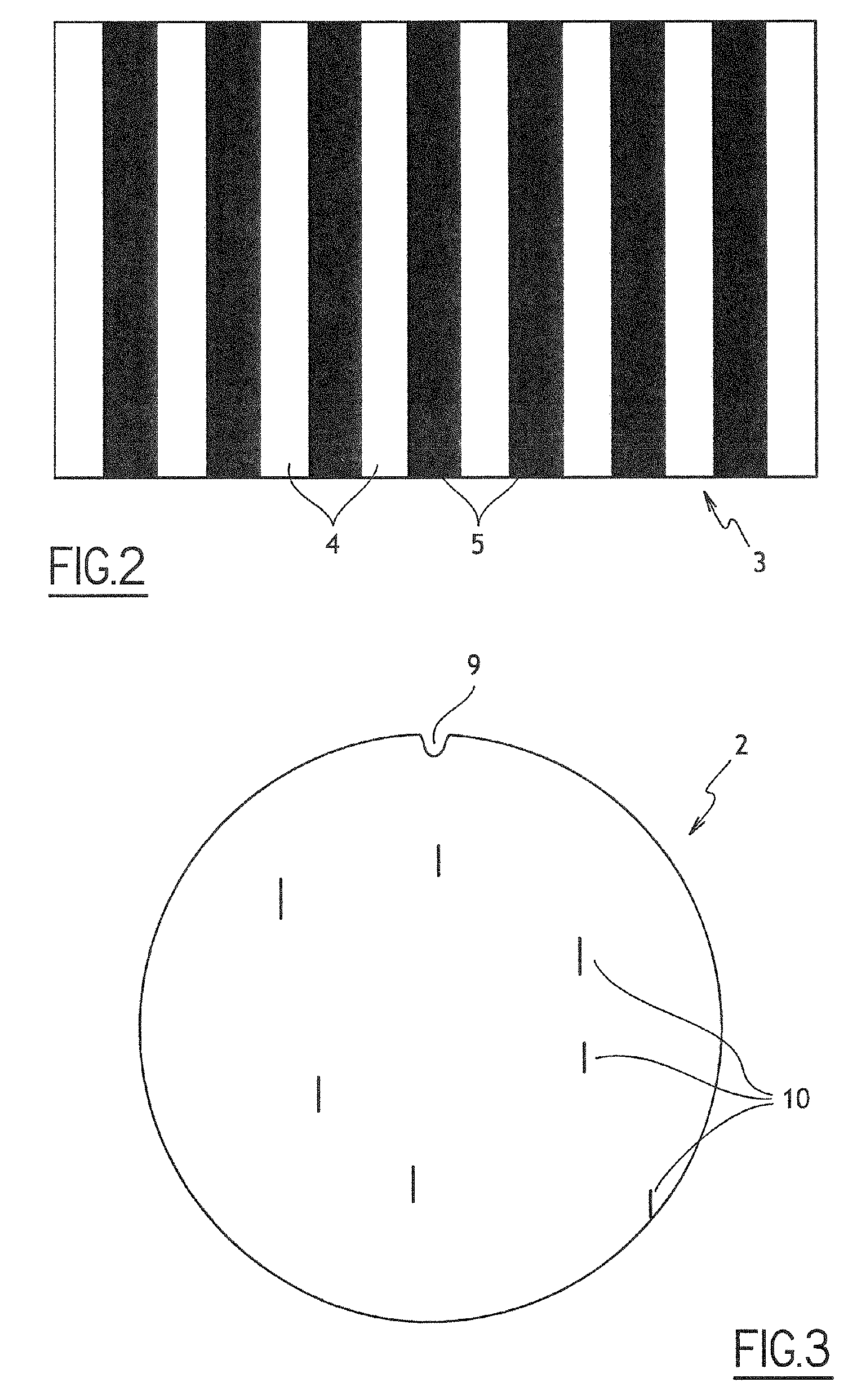 Method for detecting surface defects on a substrate and device using said method