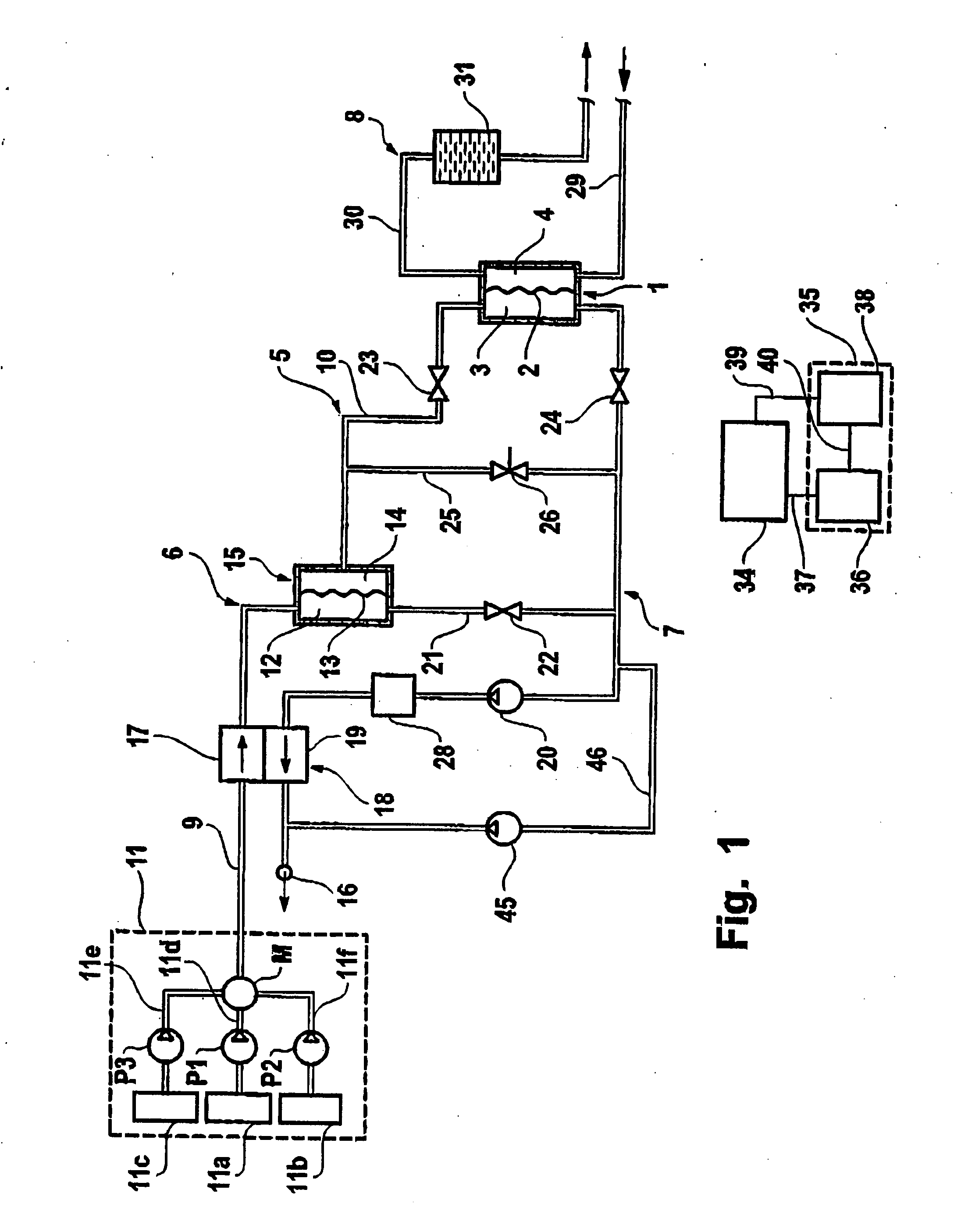 Apparatus for extracorporeal blood treatment with a device for checking a sterile filter, and method of checking a sterile filter of an extracorporeal blood treatment apparatus