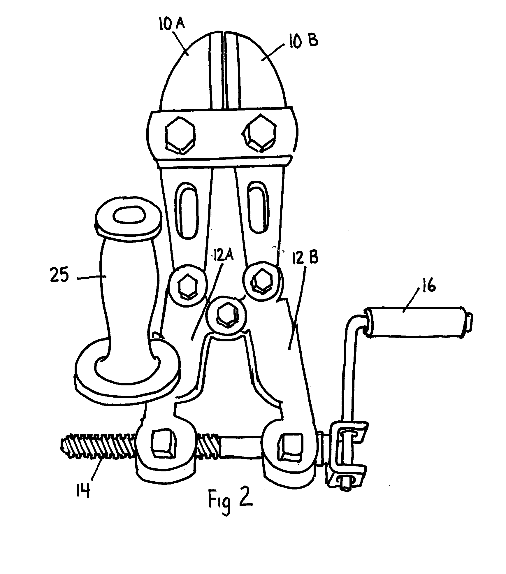 Compact bolt cutter with improved mechanical advantage