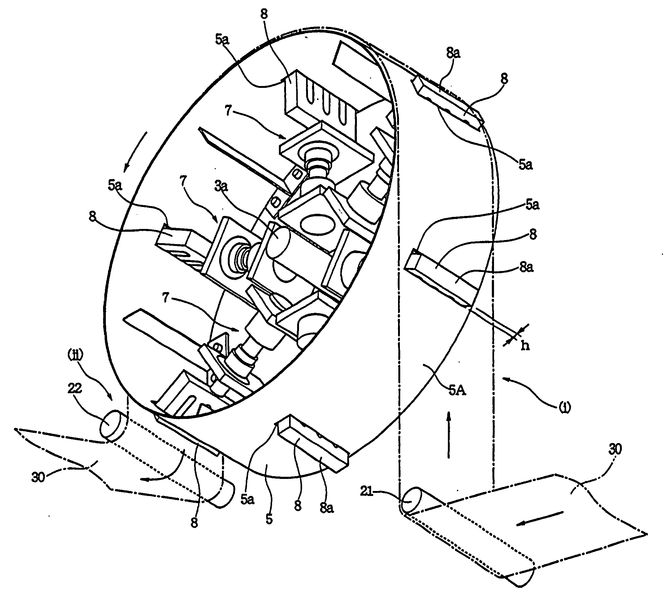Sealing apparatus and manufacturing process of soft article having sealed portion