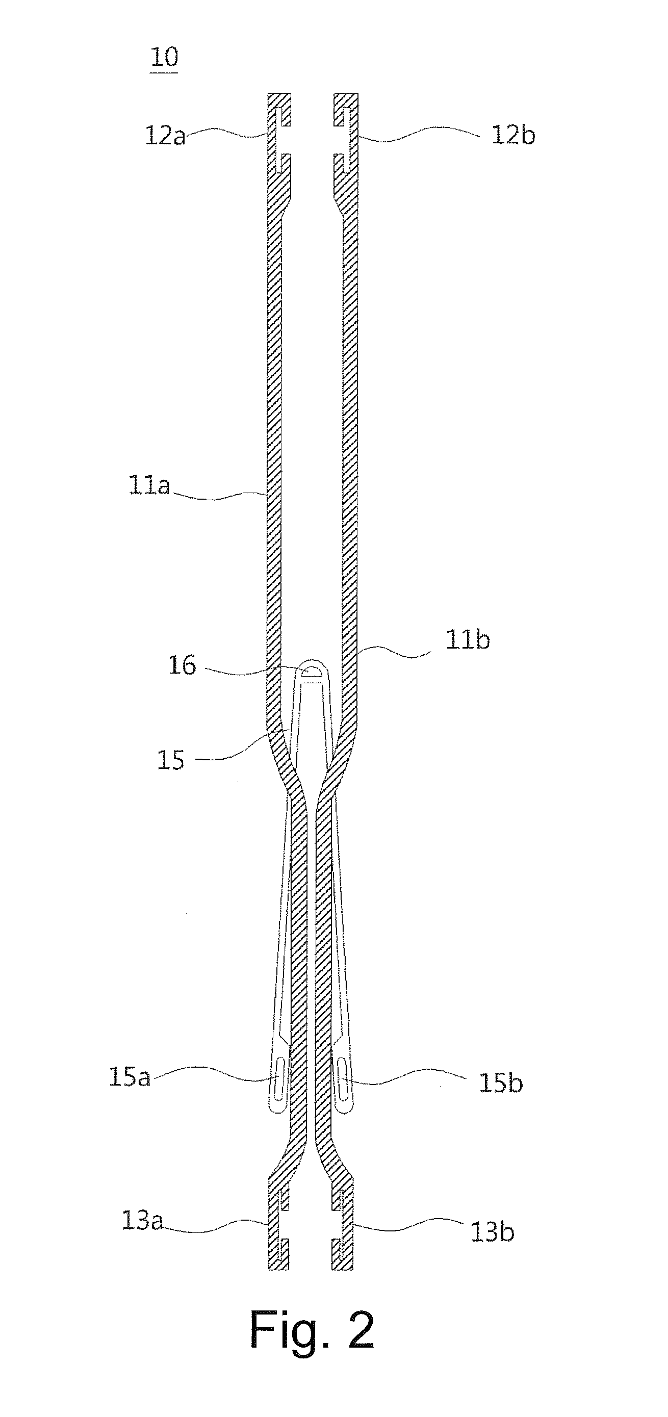 Loom for weaving fabric with two types of tissue, shoe upper woven using the same, and shoe