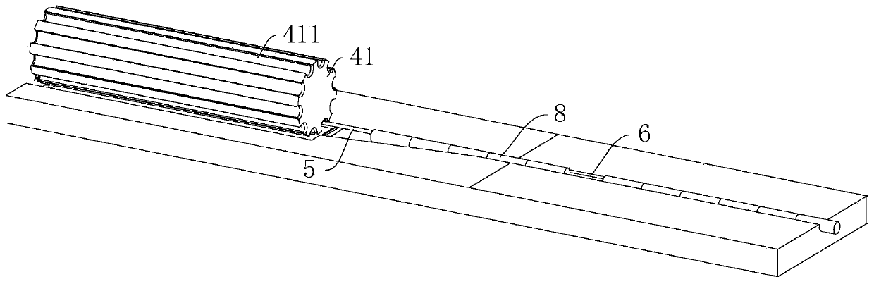 Rod-shaped material delivering device