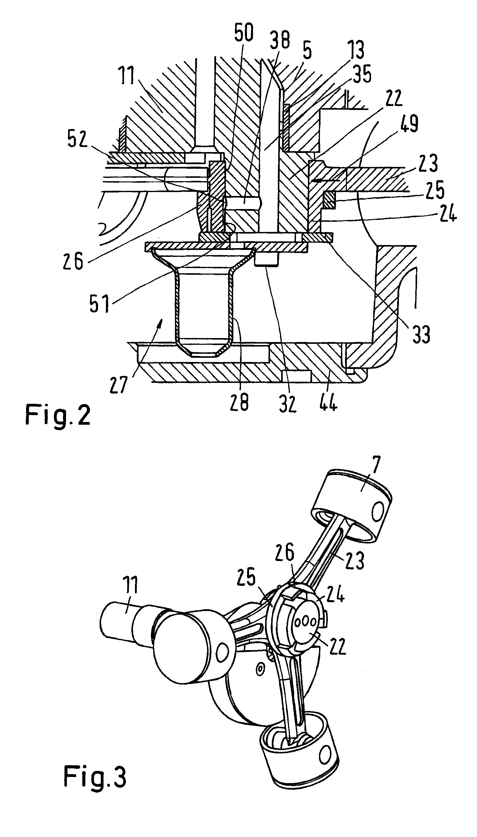 Refrigerant compressor having a connecting rod with a force application point at crank pin which is displaced in a direction of the bearing in relation to the axial center of the crank pin