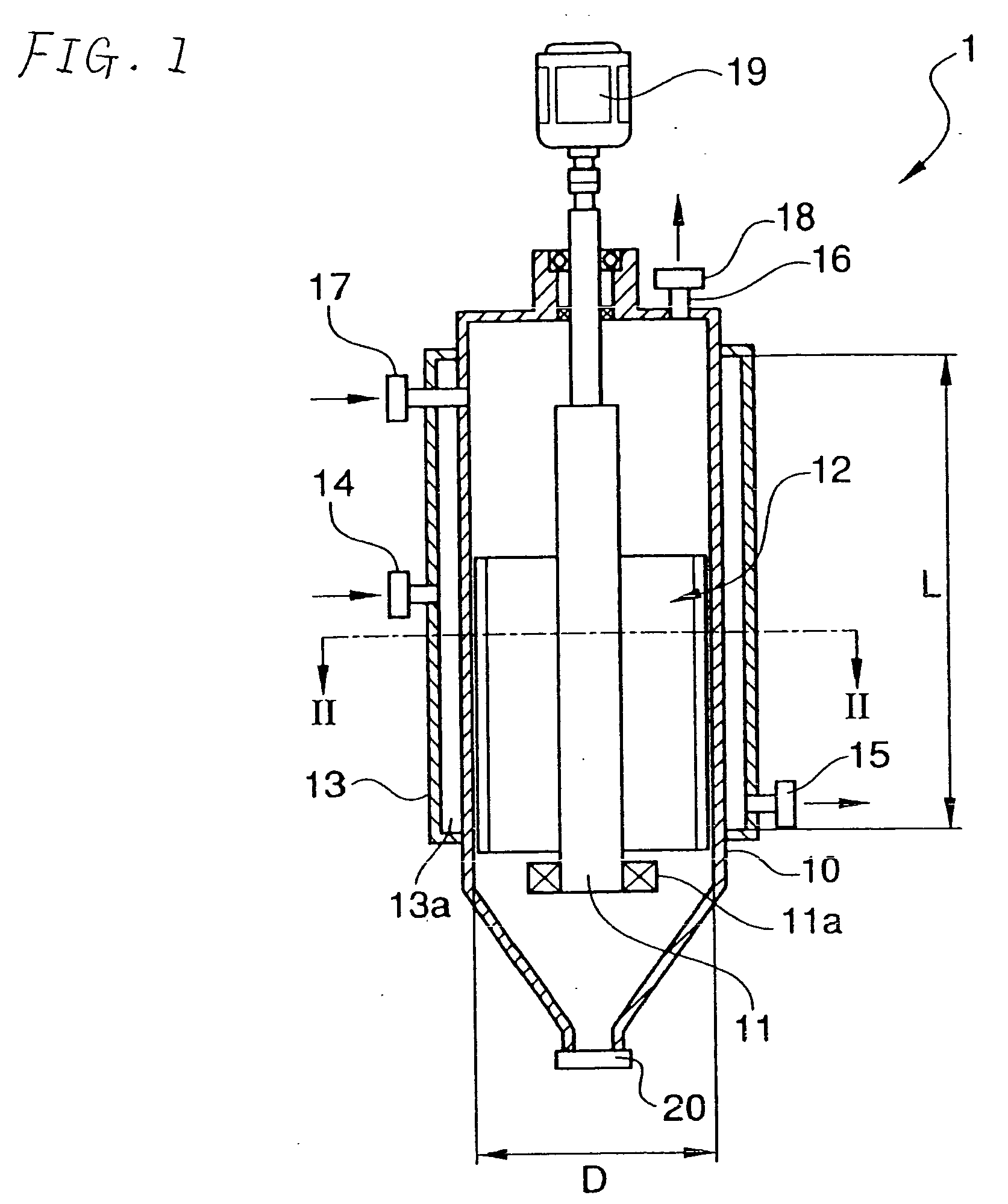 Thin film evaporating concentrator, method of evaporating and solidifying photographic waste solution, and reuse method of photographic waste solution