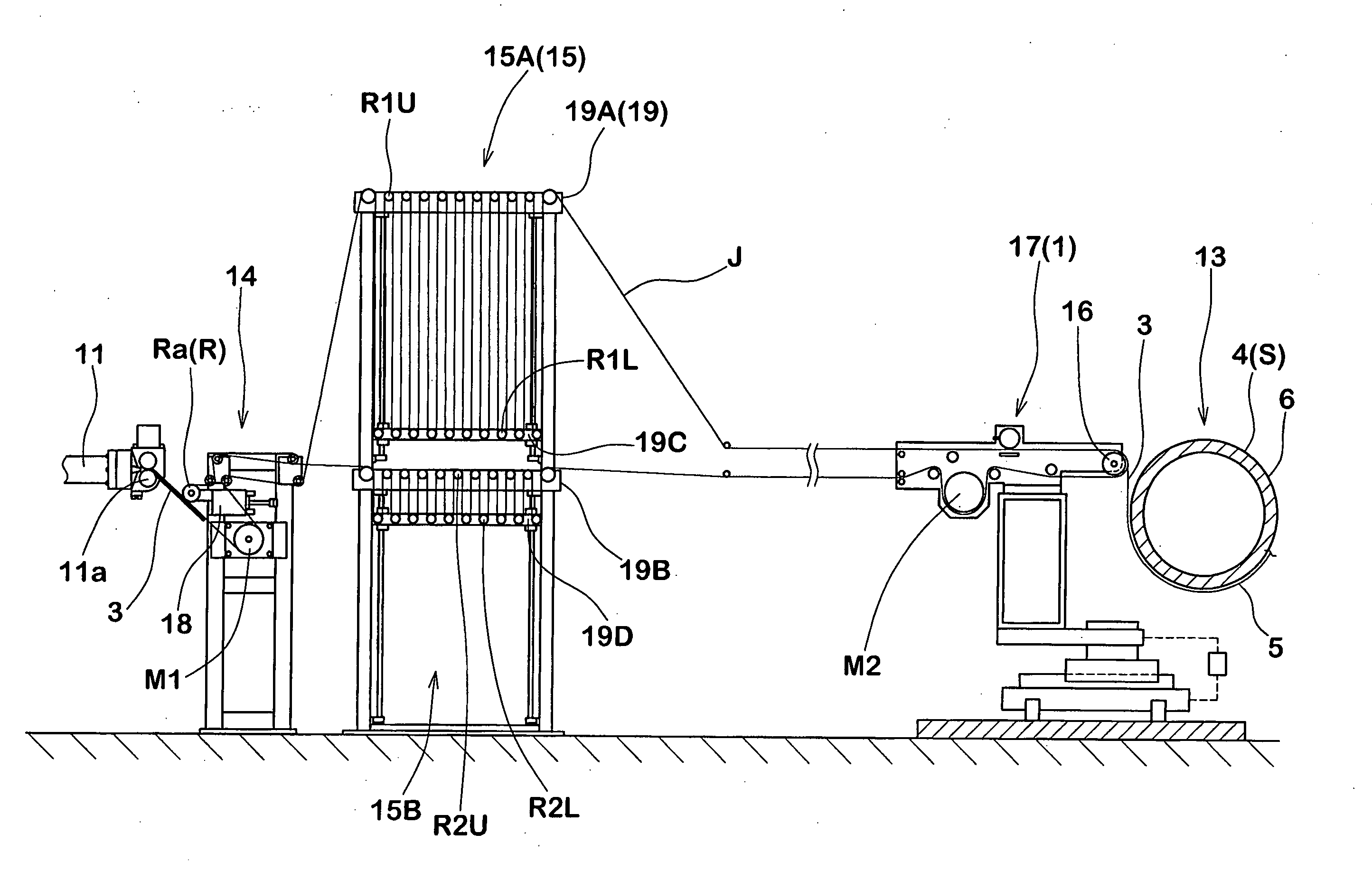 Producing method of rubber strip winding body, and rubber strip winding apparatus