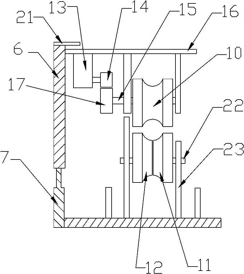 Self-obstacle-crossing power transmission line deicing device