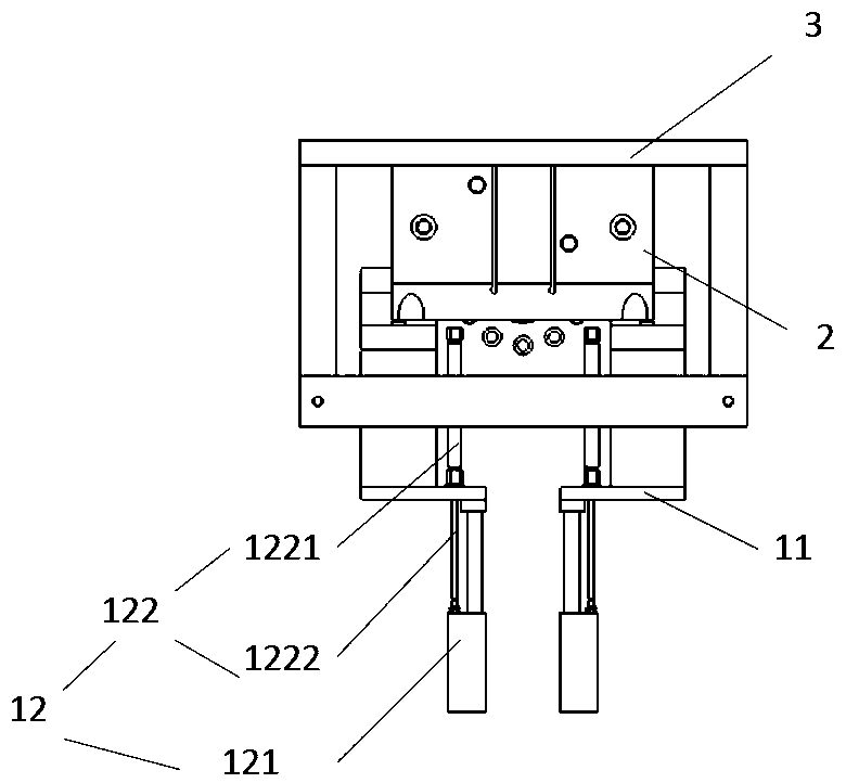 Segmented outward stretching clamp