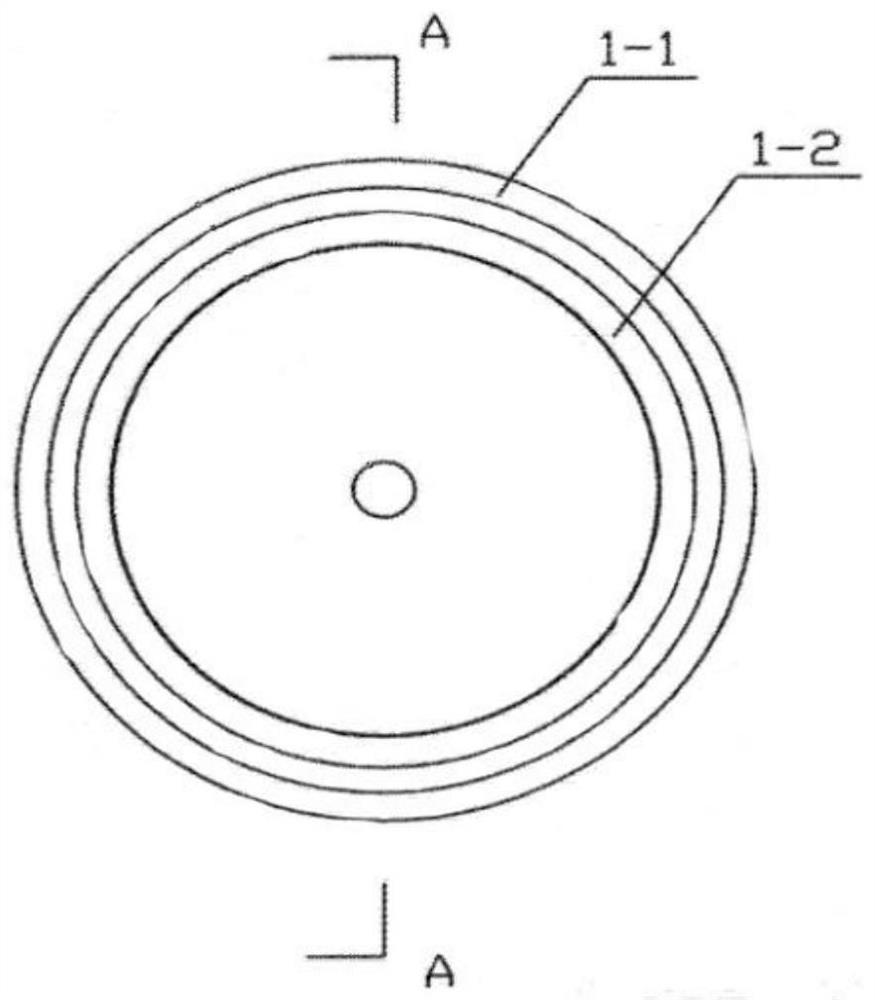 A method and device for dynamically measuring soil potential radon concentration using surface soil