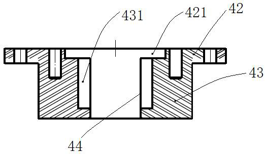 Sealing structure used between shaft and shaft barrel