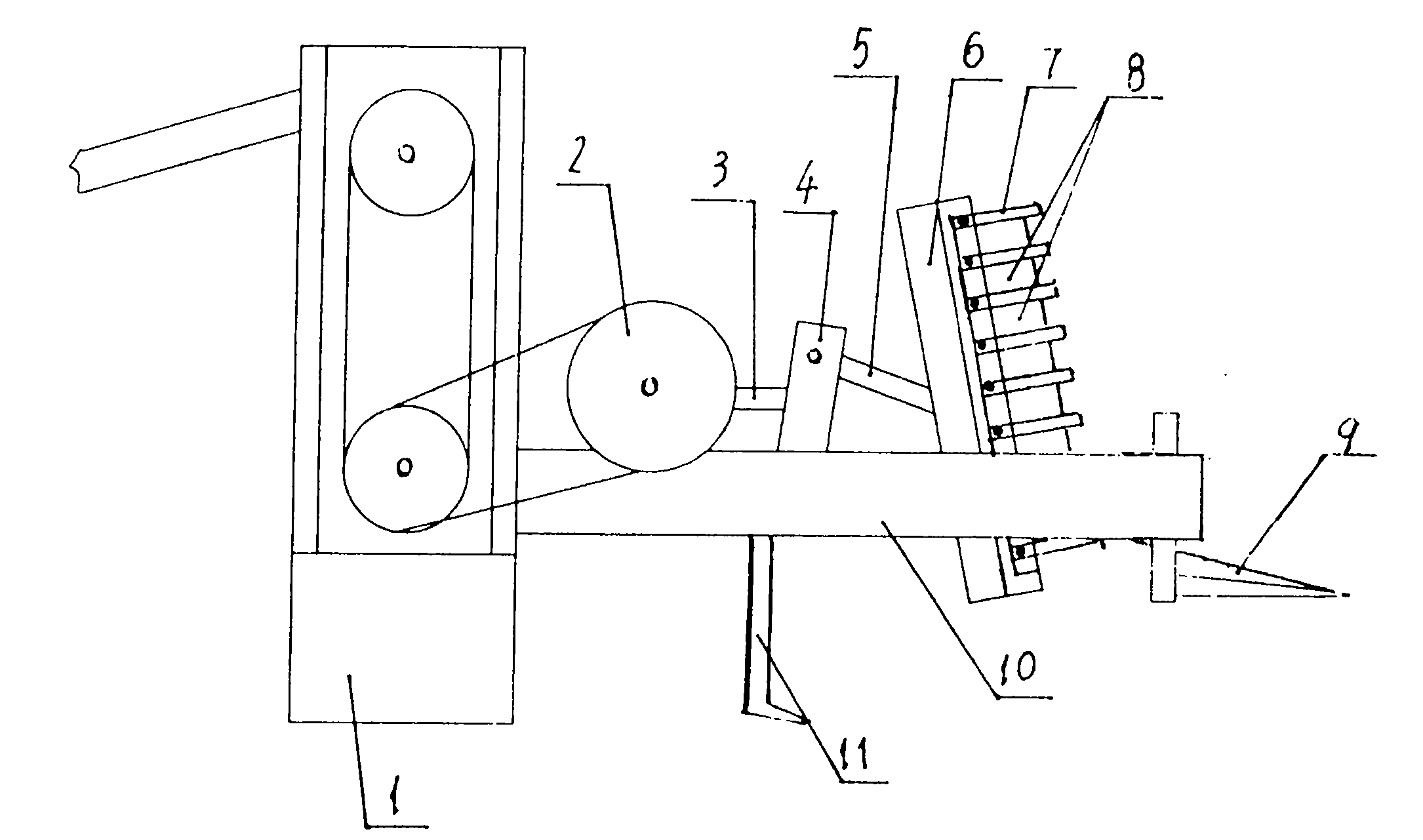 Hybrid beans vine-breaking mechanism of harvester