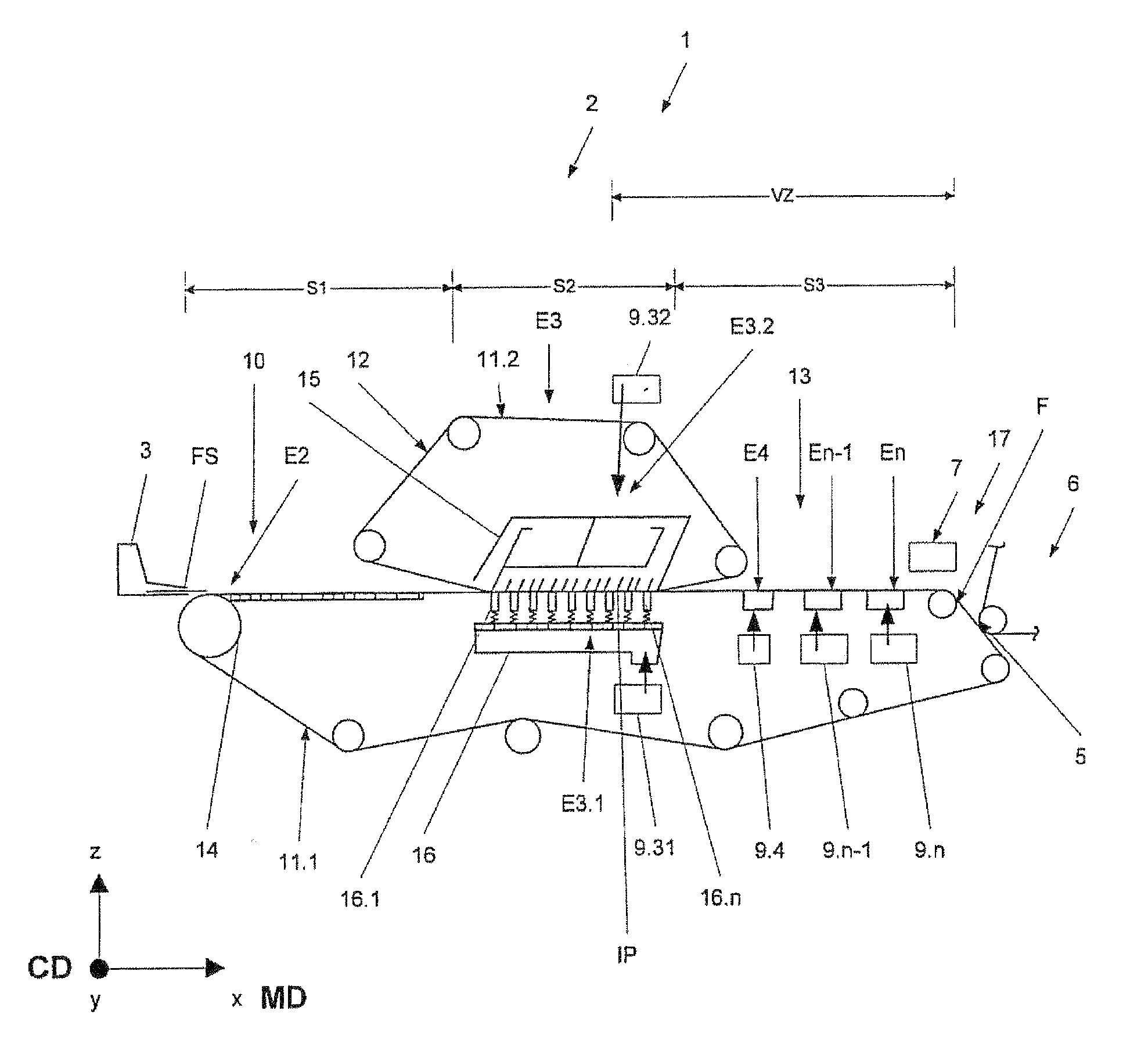 Method for optimizing the energy balance in forming sections in machines for the production of fibrous webs, and forming section