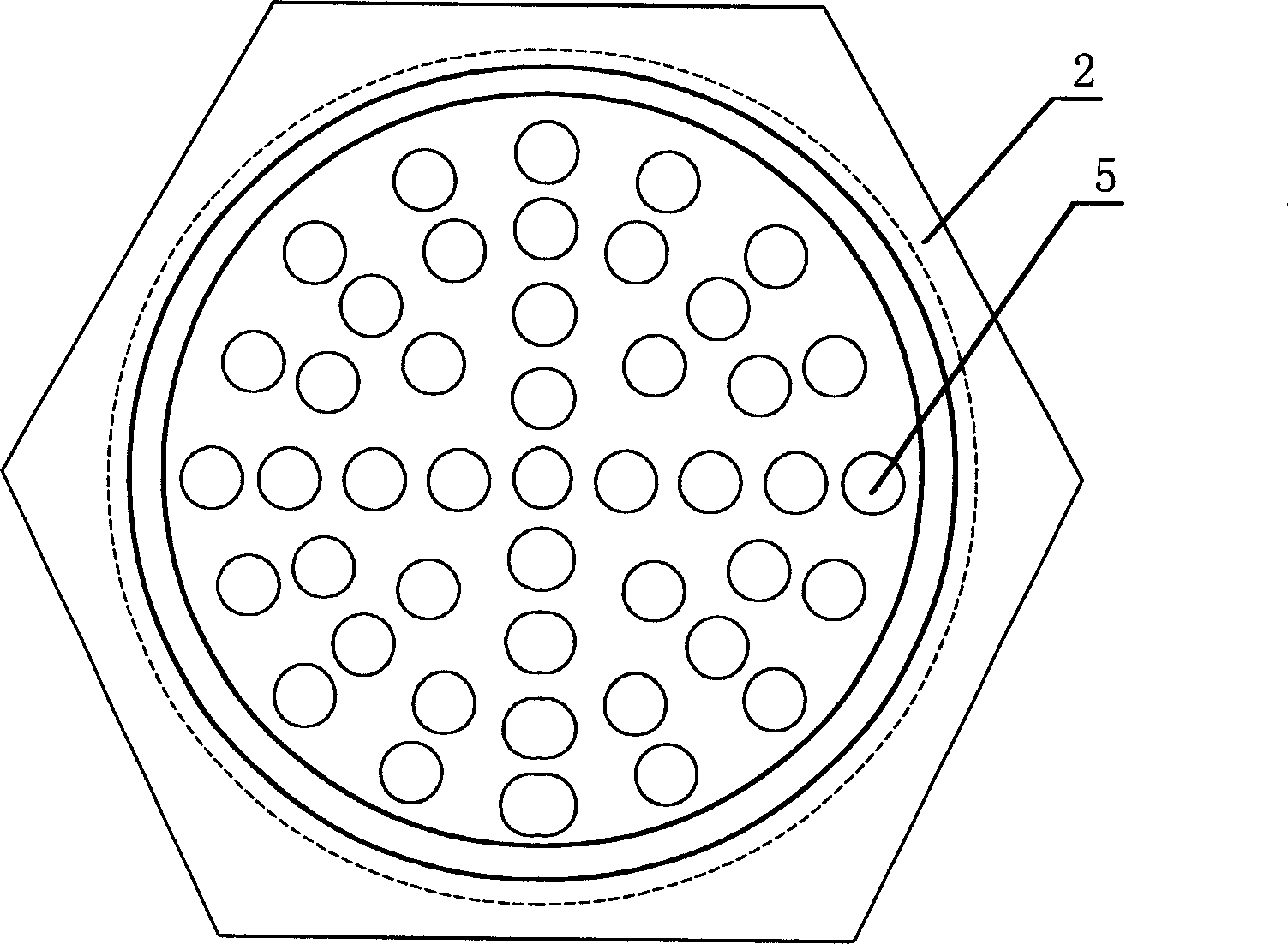 Ceramic hollow fiber membrane reactor for making oxygen by air separation, and its preparing method and use