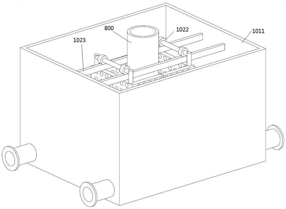 A uniform feeding device for oblique shallow sedimentation thickener with half-type slag separator