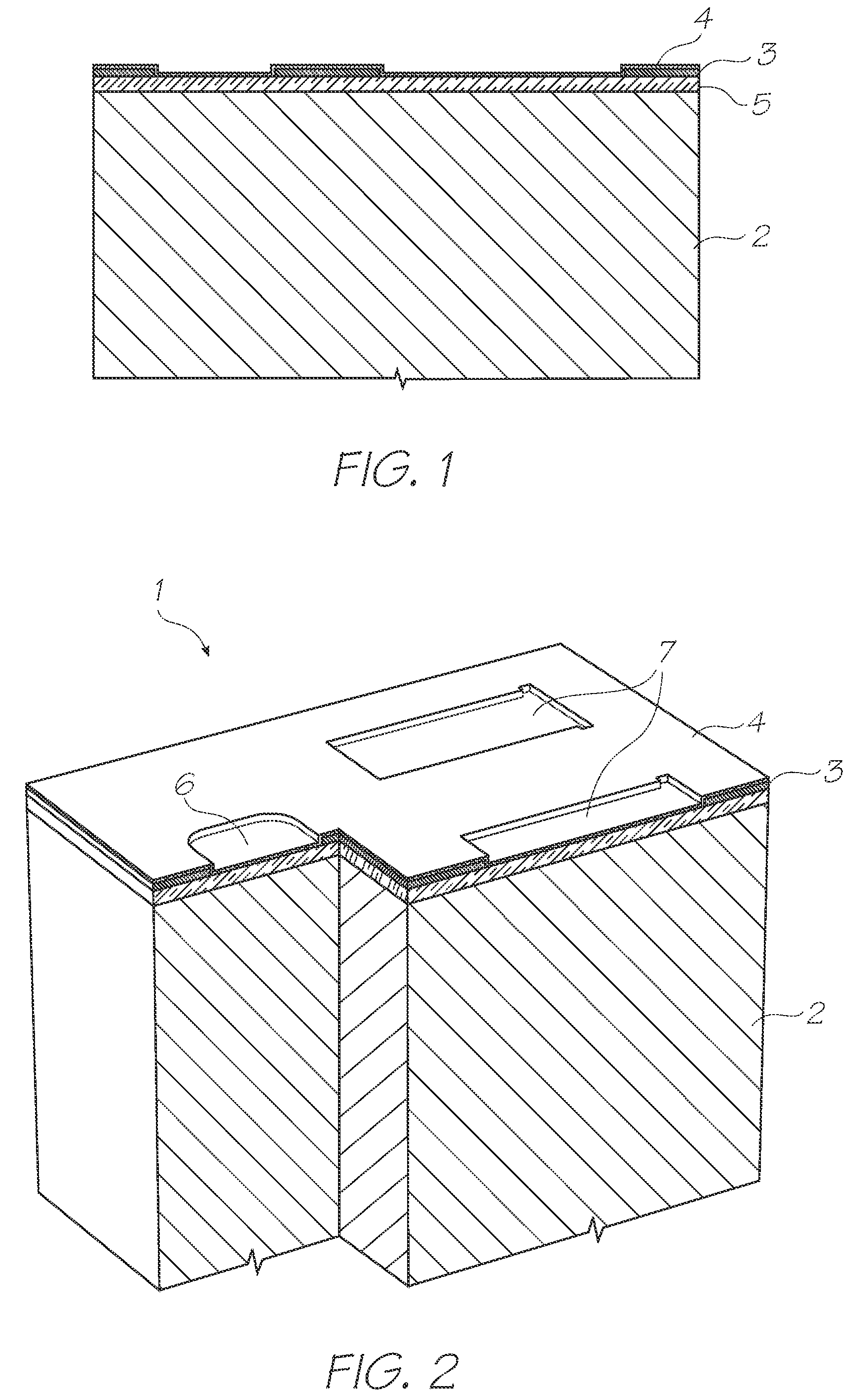 Printhead with turbulence inducing filter for ink chamber