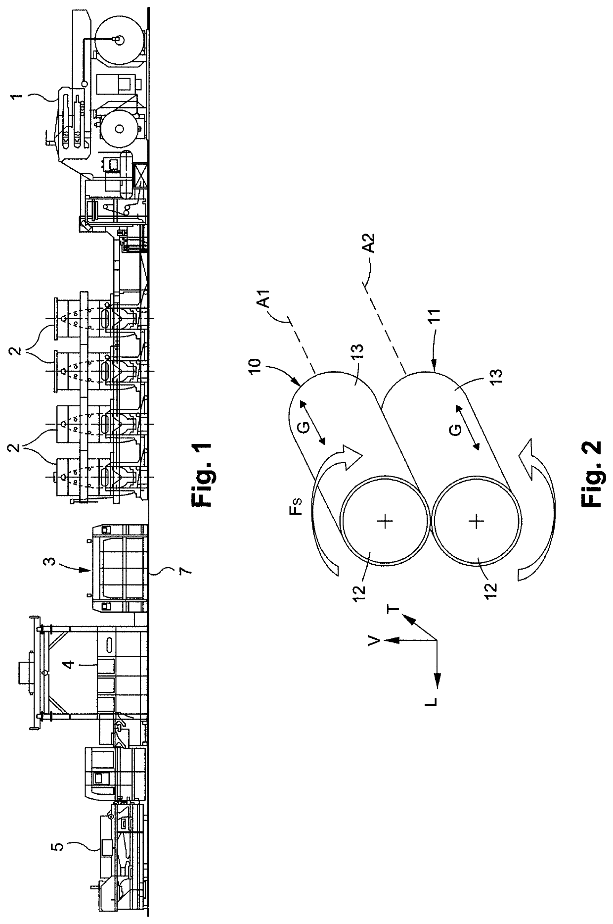 Tool-holder head, transport carriage and methods for mounting and removing a tool for a unit for converting a flat substrate