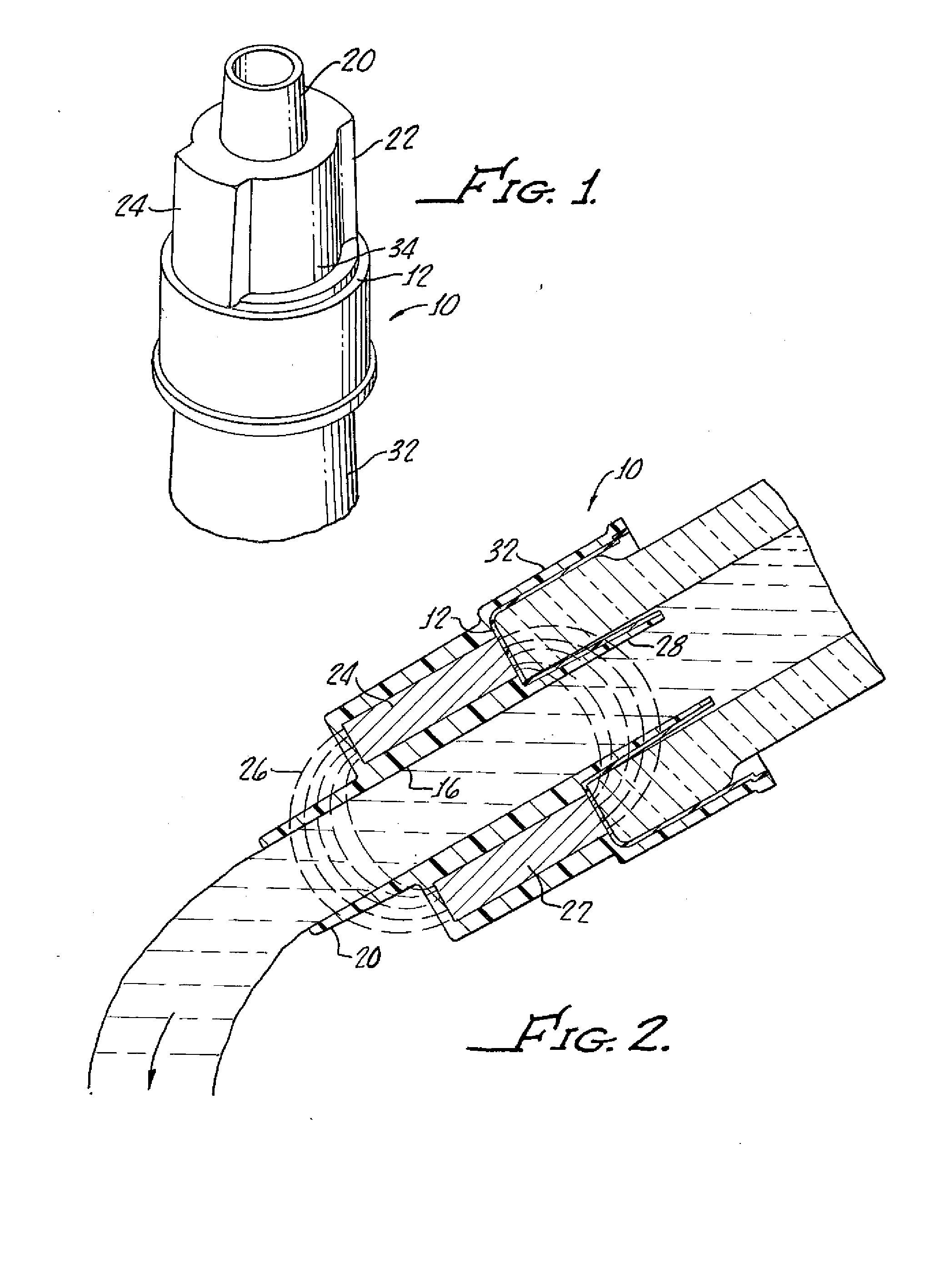Device for reducing bitterness and astringency in beverages containing polyphenols and tannins