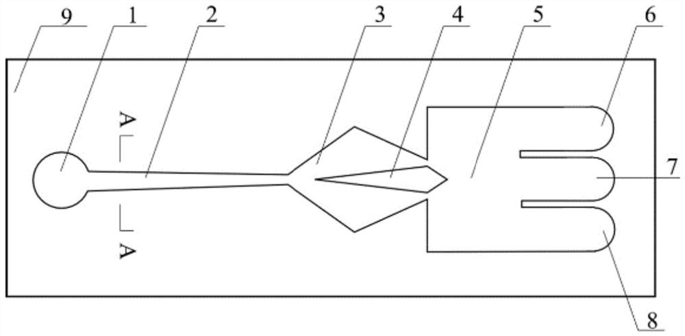 Microfluidic device for efficiently separating particles in viscoelastic fluid