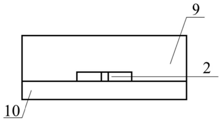 Microfluidic device for efficiently separating particles in viscoelastic fluid