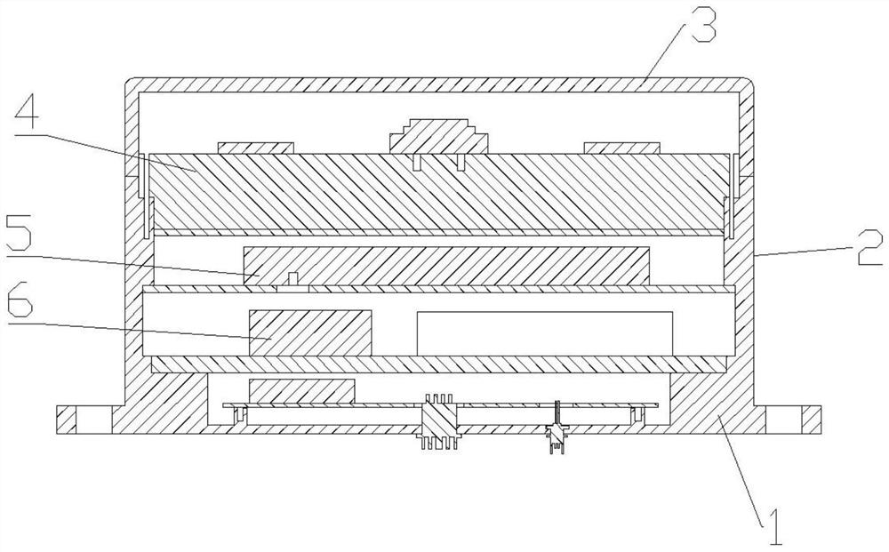 Anti-interference antenna with high isolation of receiving and transmitting channels