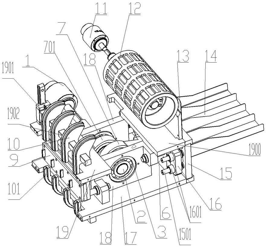 An integrated device for horizontally opposed punching and batch number printing of a roller plate blister packaging machine