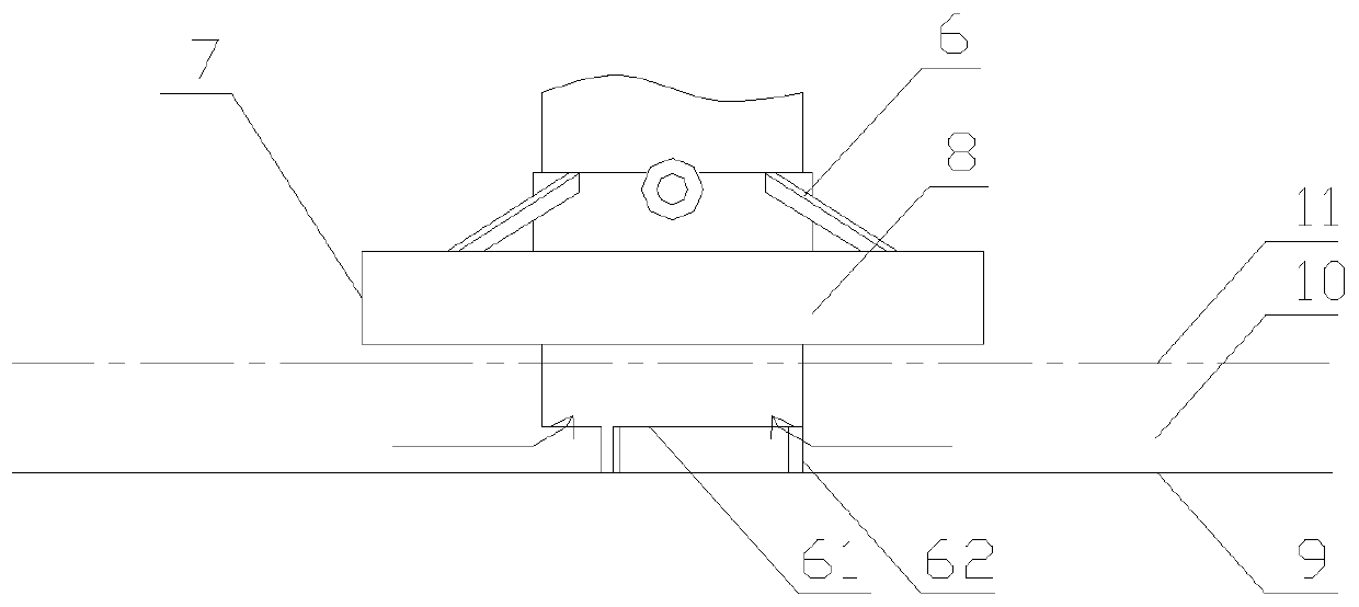 A high-efficiency floating oil suction device for jet cleaning of oil storage tanks