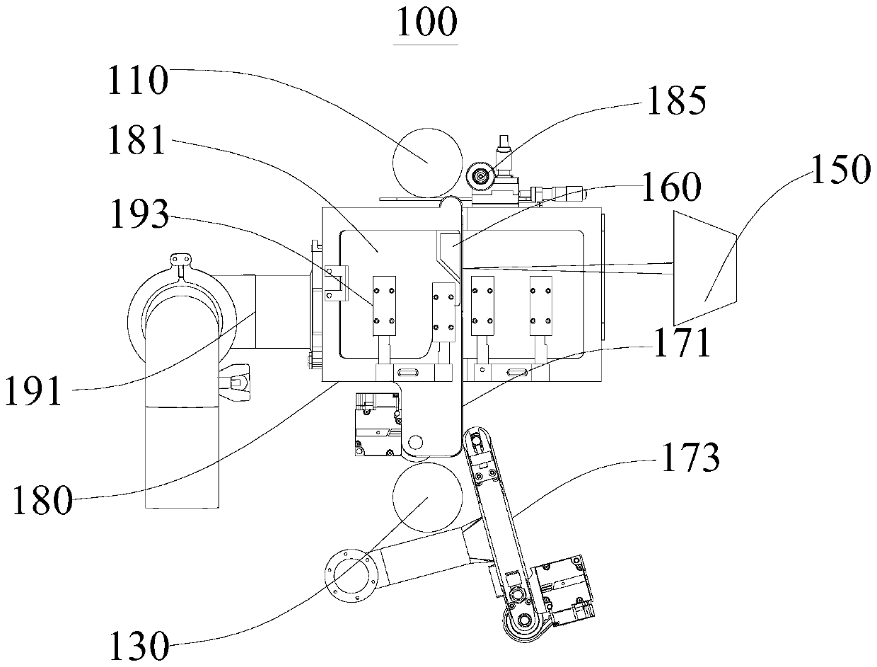 Pole lug cutting device and pole lug cutting system