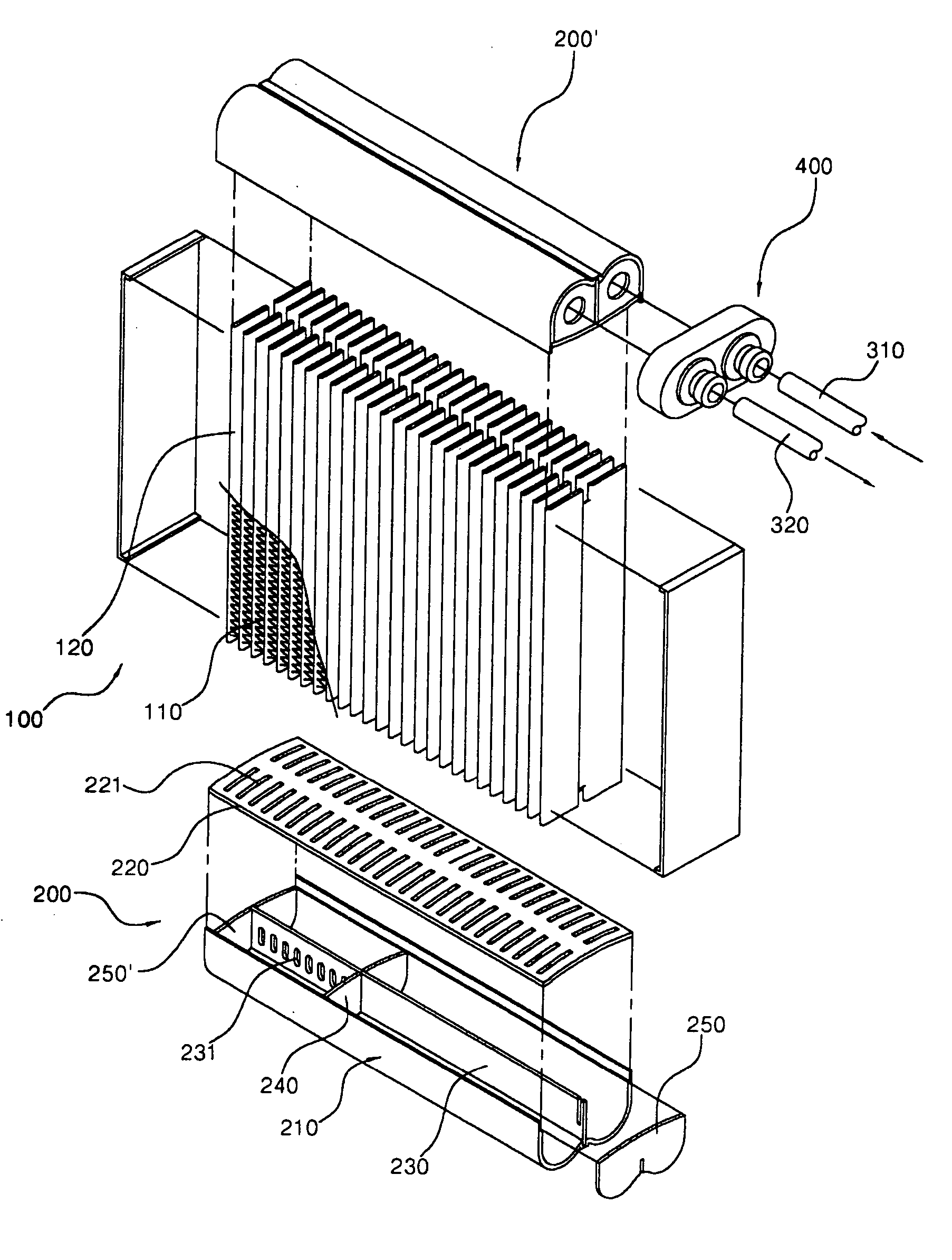 Header pipe evaporator for use in an automobile