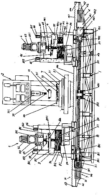 Disk saw blade feeding and receiving device of automatic reaming device for disk saw blade center hole