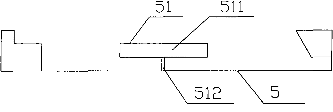 Glass plate and manufacturing method thereof and device employed in manufacturing method