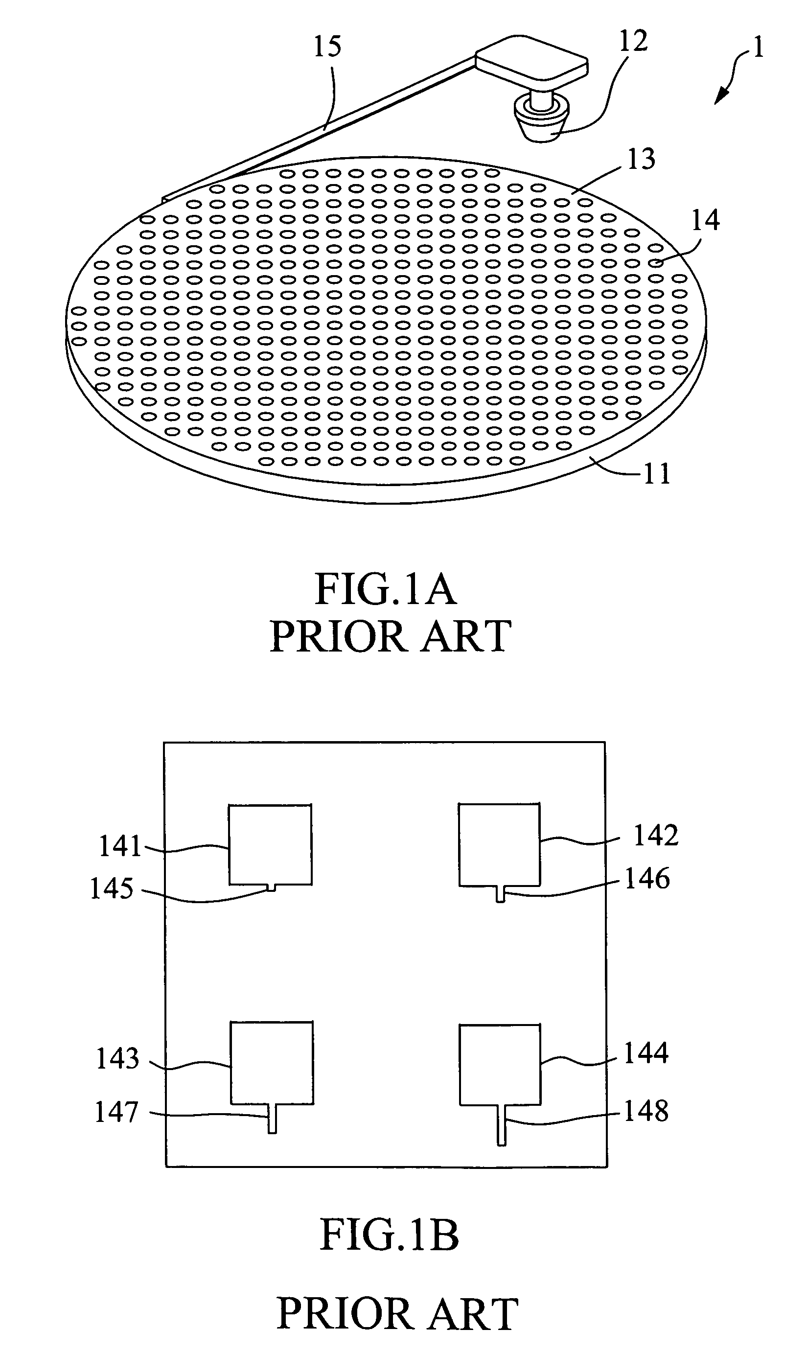 Reflecting board with variable slot size for a microstrip reflectarray antenna