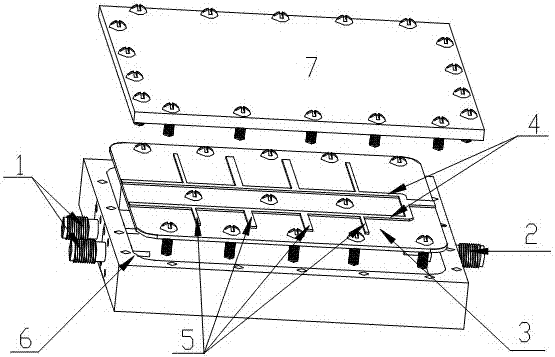 Microstrip broadband dual-frequency combiner