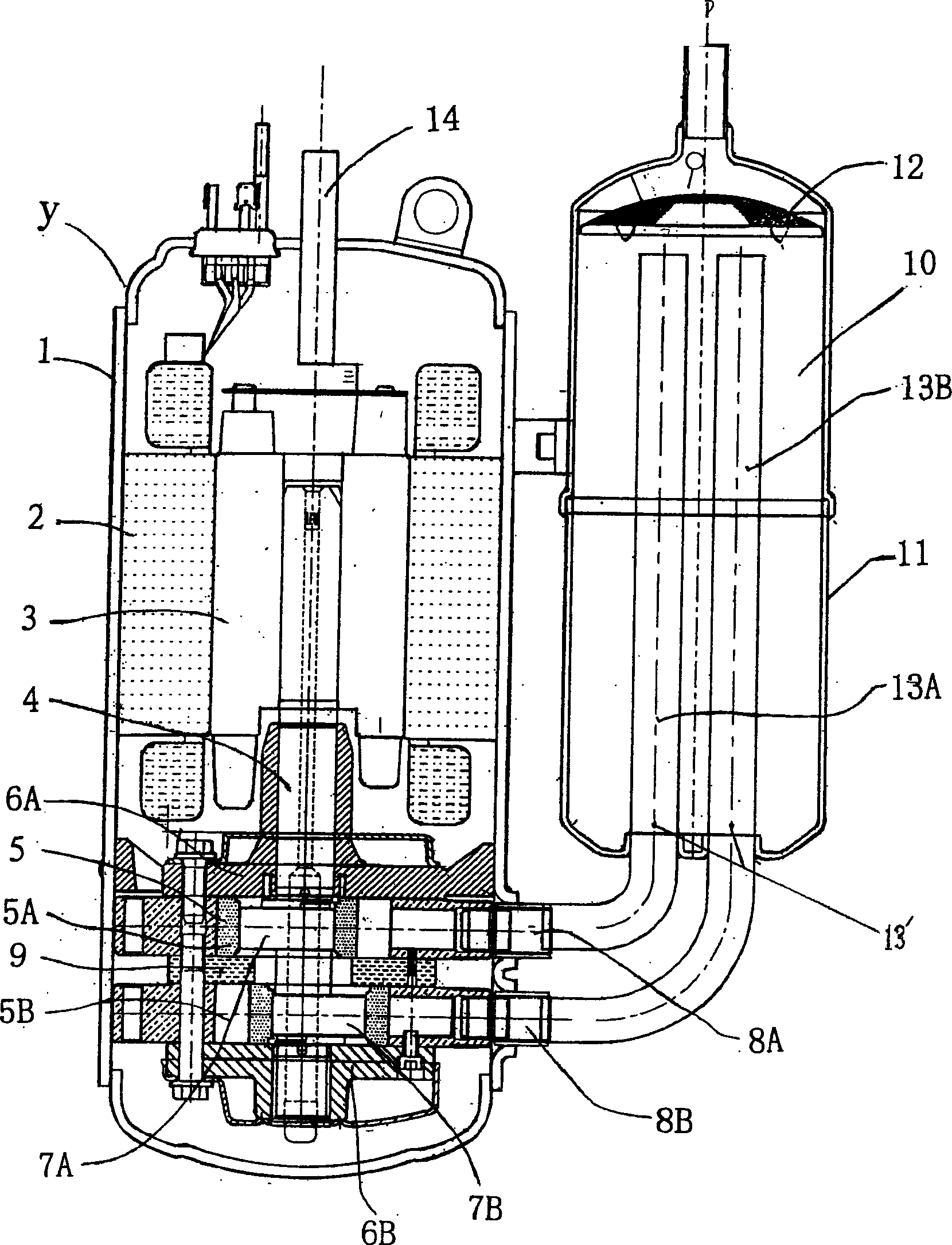 Structure of gas-liquid separator with rotary dual cylinder compressor