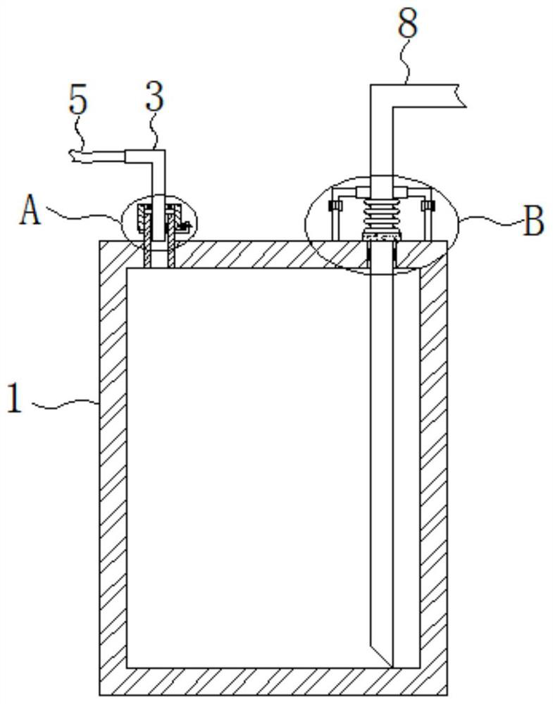 Conveying device for conveying fire-fighting foam liquid