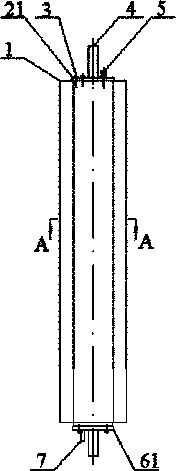 Efficient three-medium phase change coupled cold-accumulating and heat-exchanging device