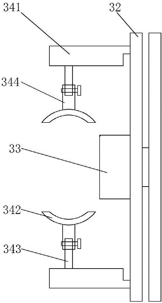Fixing device for steel pipe grooving