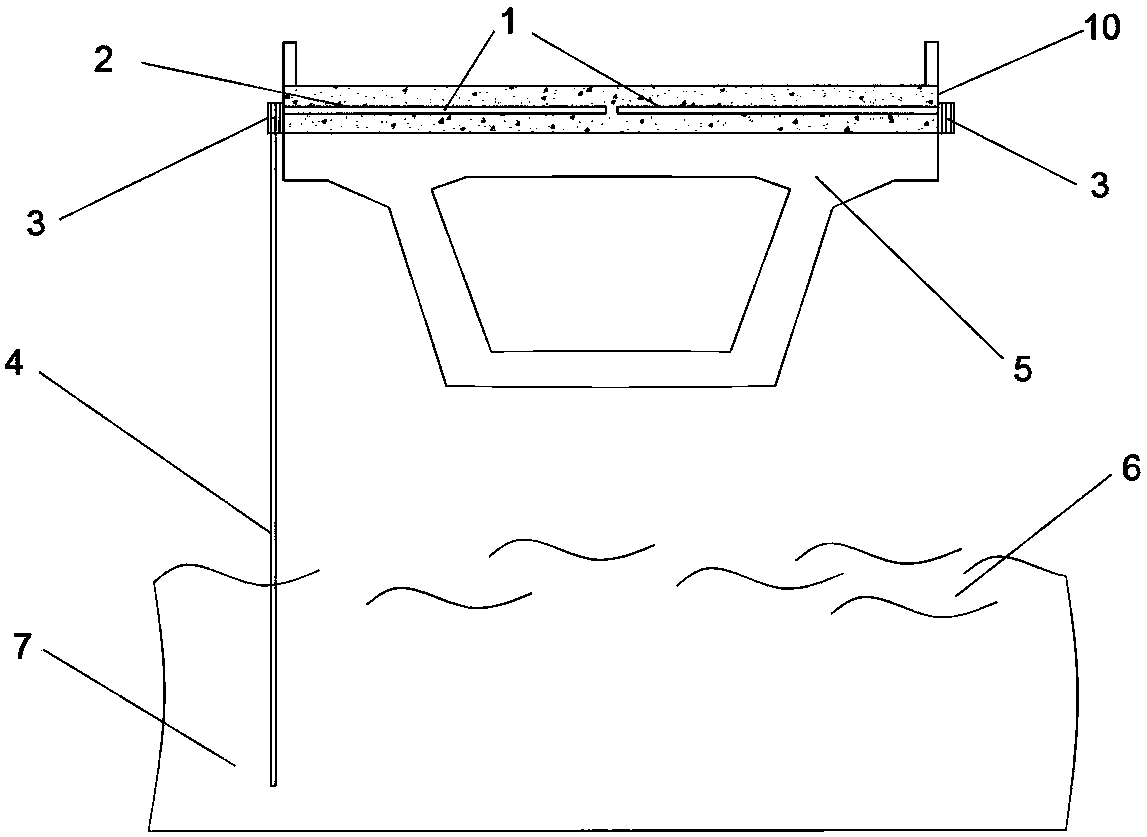 Water-pumping-type inorganic medium heat pipe snow-melting system for river-crossing bridge deck and arranging method of water-pumping-type inorganic medium heat pipe snow-melting system