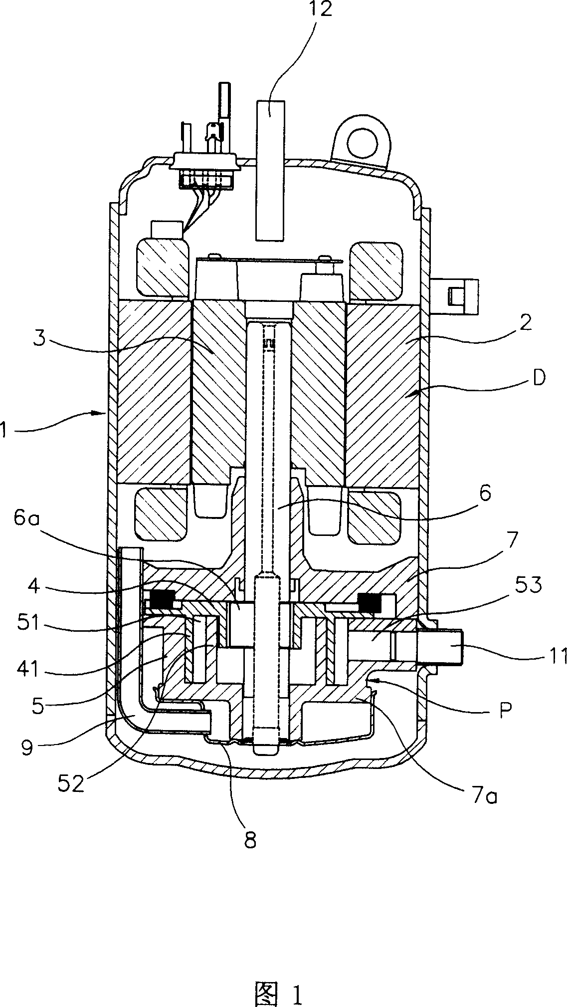 Exhaust outlet structure for rotating blade type compressor