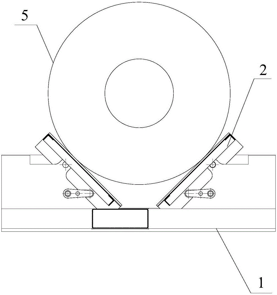 Overturn type saddle