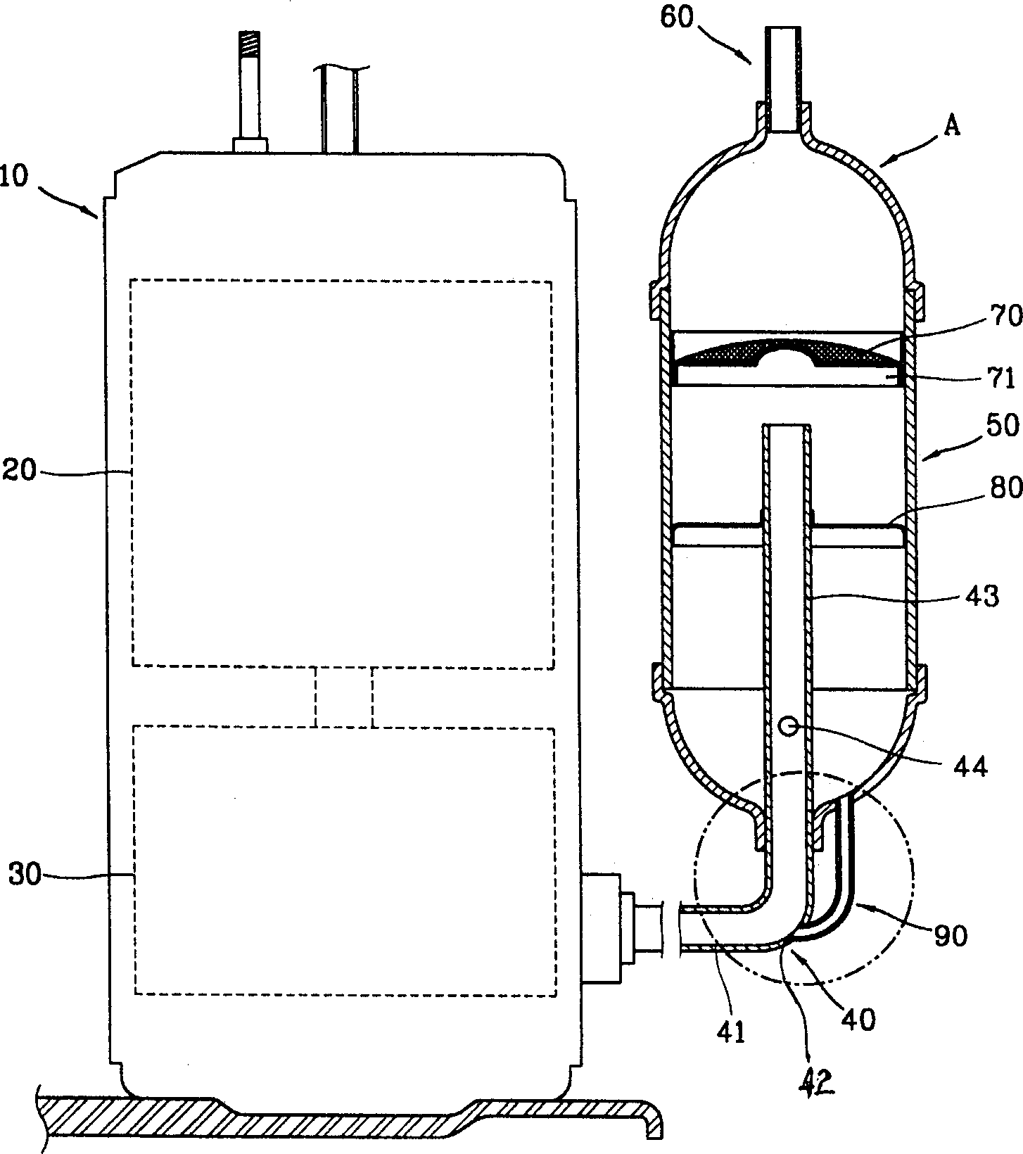 Oil recovery device of closed type compressor liquid storage tank