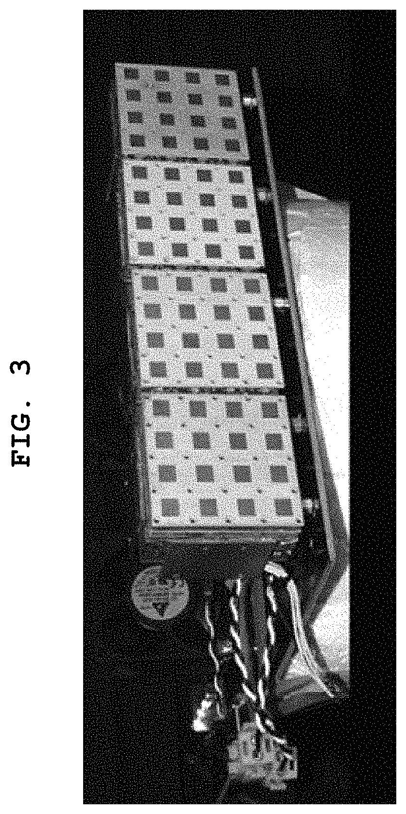 Tile structure of shape-adaptive phased array antenna