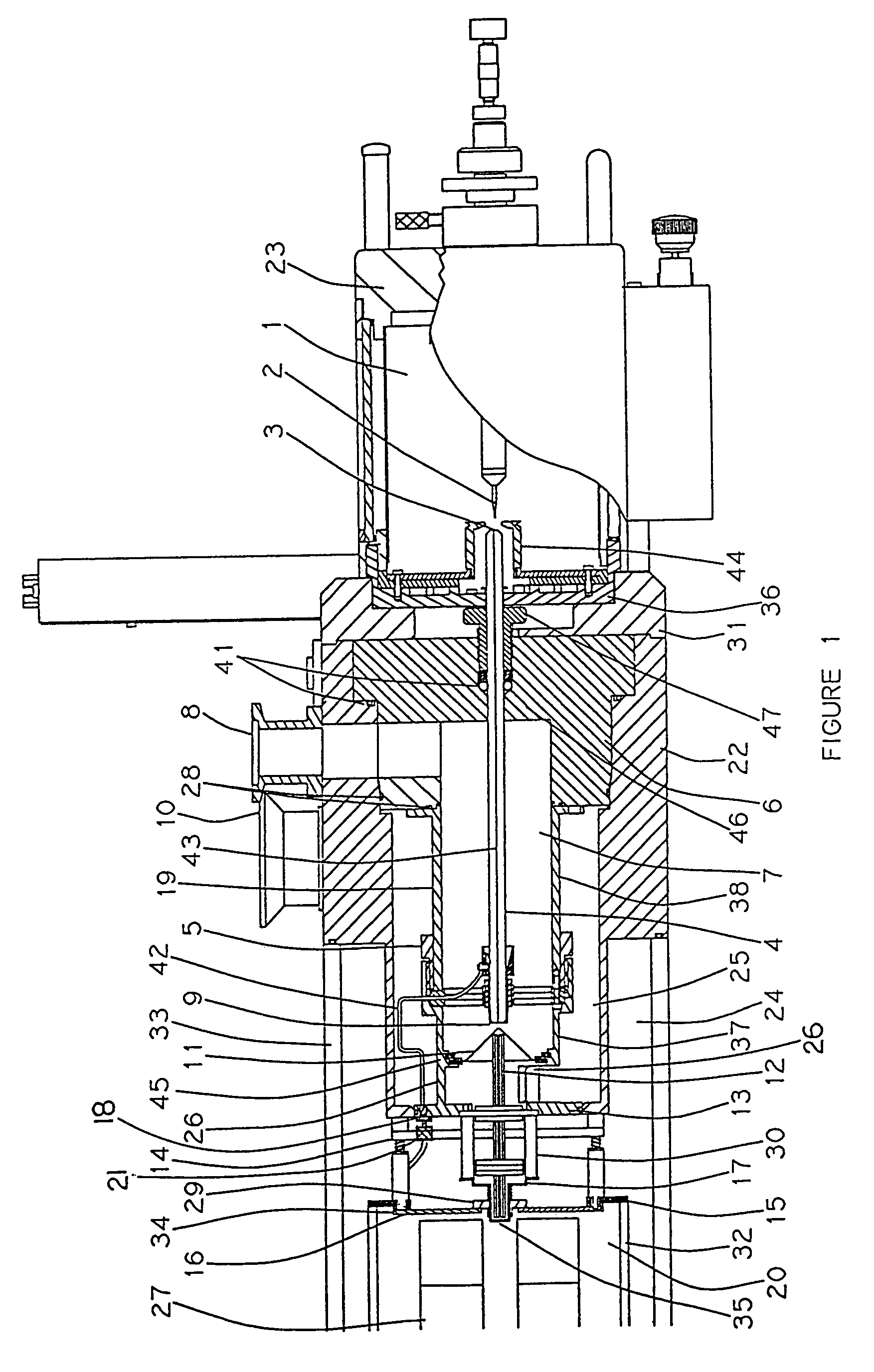 Configuration of an atmospheric pressure ion source