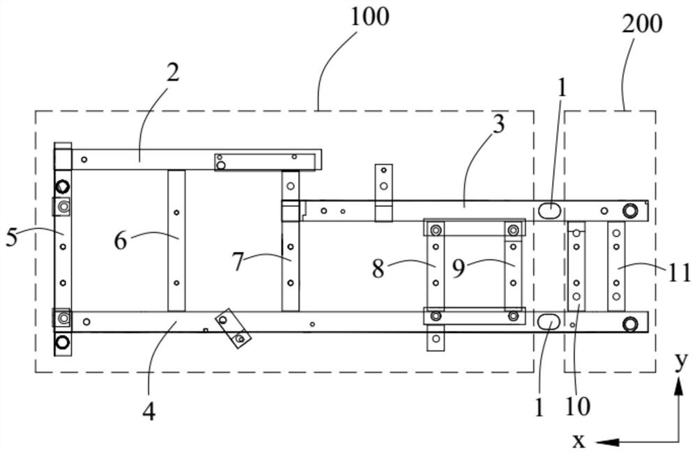 Electric automobile front cabin mounting bracket and electric automobile